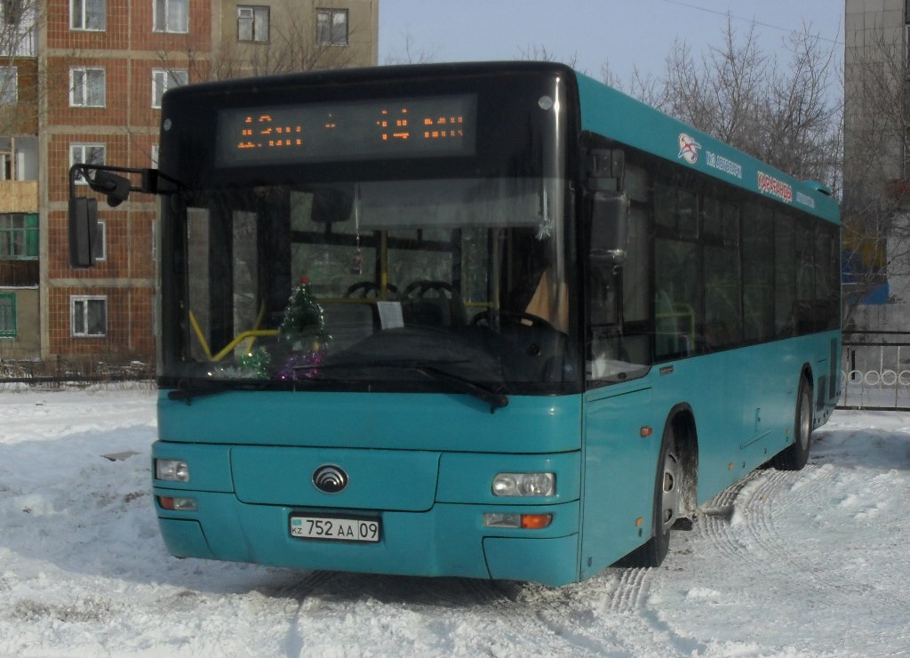 Карагандинская область, Yutong ZK6118HGA № 752 AA 09