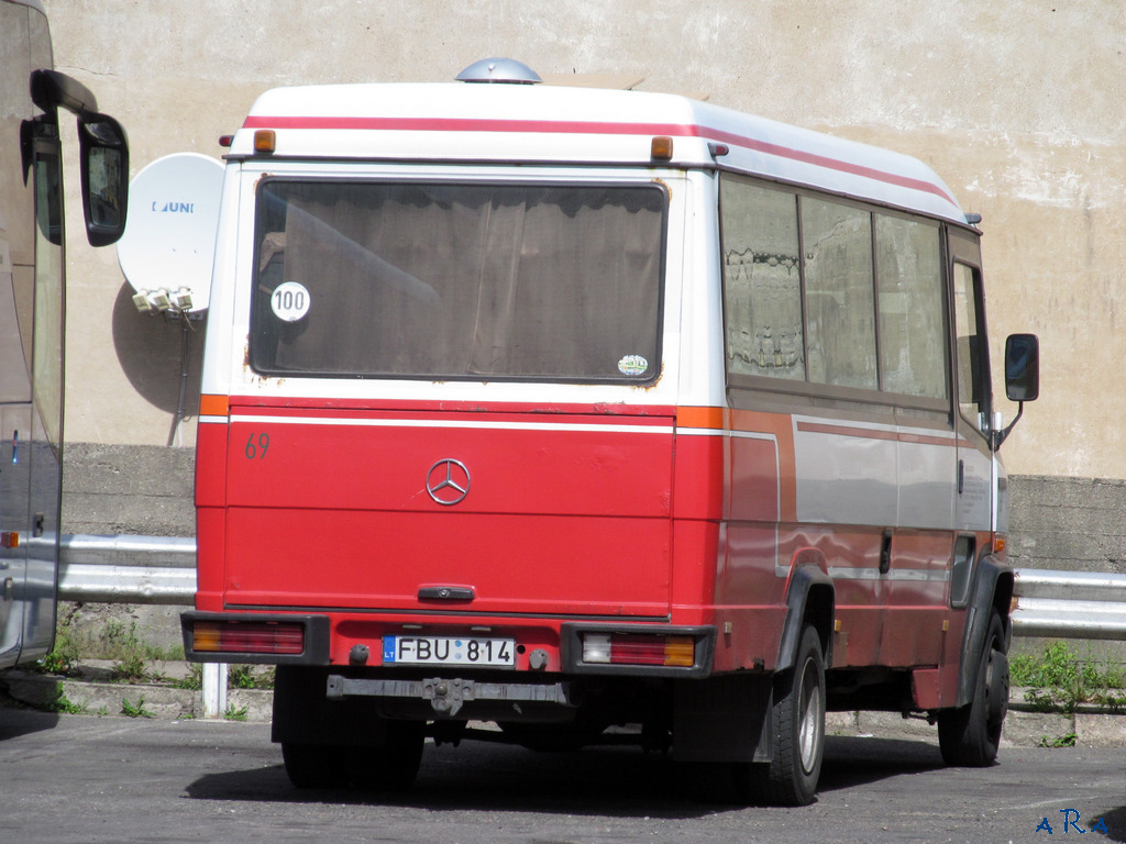 Литва, Mercedes-Benz T2 614D № 69