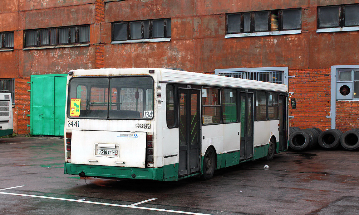 Sankt Petersburg, LiAZ-5256.25 Nr. 2441