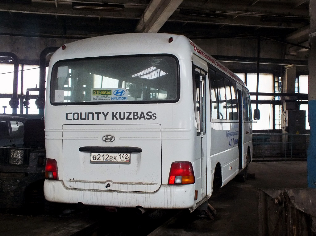 Кемеровская область - Кузбасс, Hyundai County Kuzbass № В 212 ВК 142