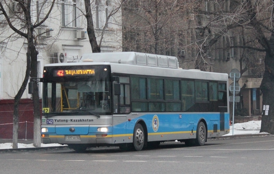 Алматы, Yutong ZK6118HGA № 742