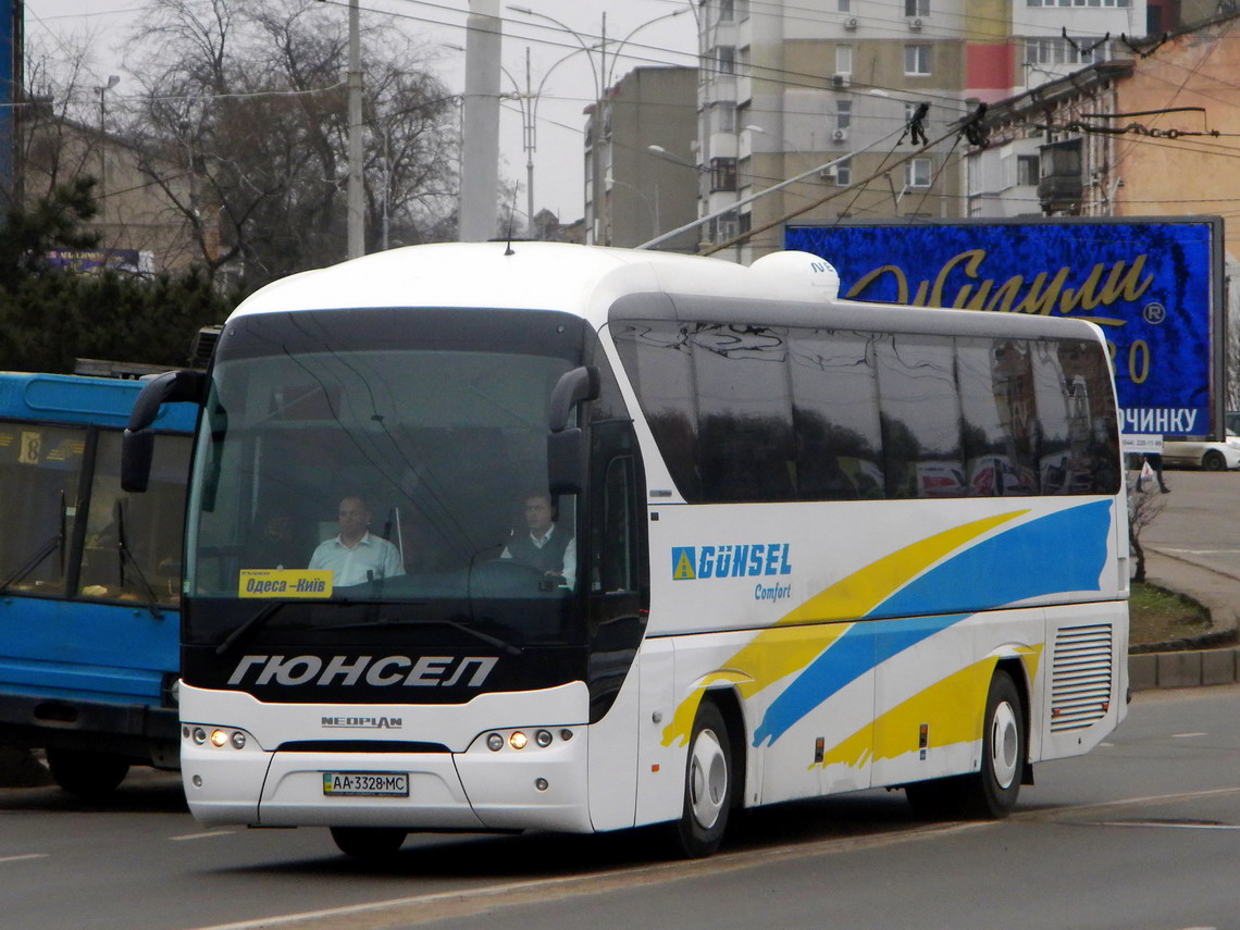 Киев, Neoplan P21 N2216SHD Tourliner SHD № AA 3328 MC