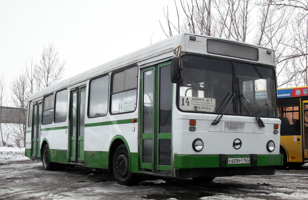 Samara region, LiAZ-5256.25 # С 609 РТ 163