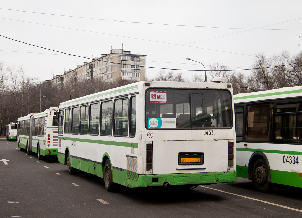 Москва, ЛиАЗ-5256.25 № 04520