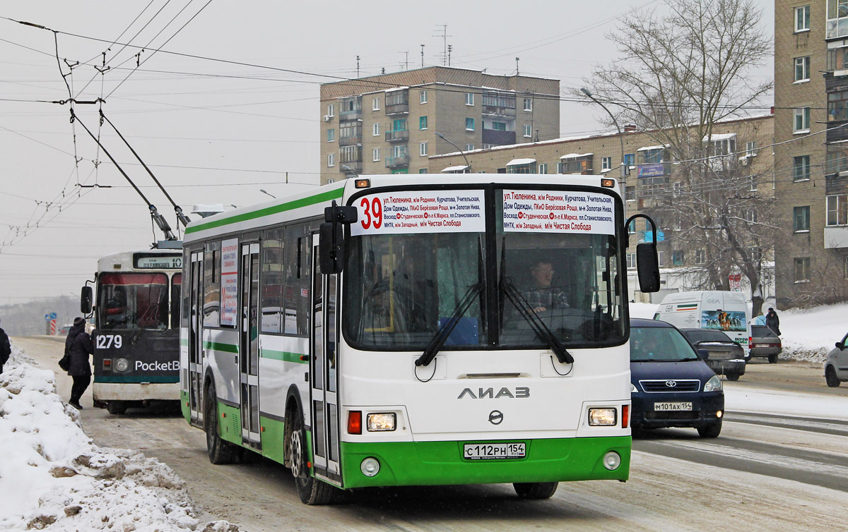 Автобус с девятью пассажирами упал в кювет на трассе в …