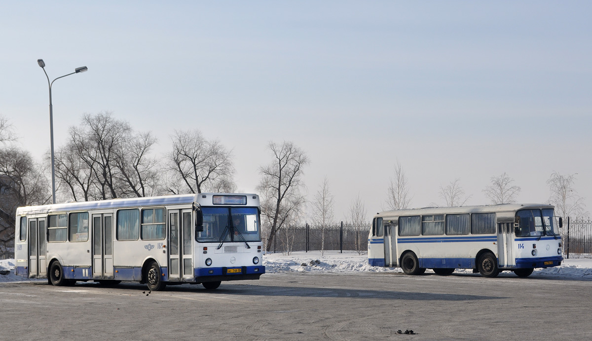 Омская область, ЛиАЗ-5256.35 № 169; Омская область, ЛАЗ-695Т № 114; Омская область — Конечные остановки