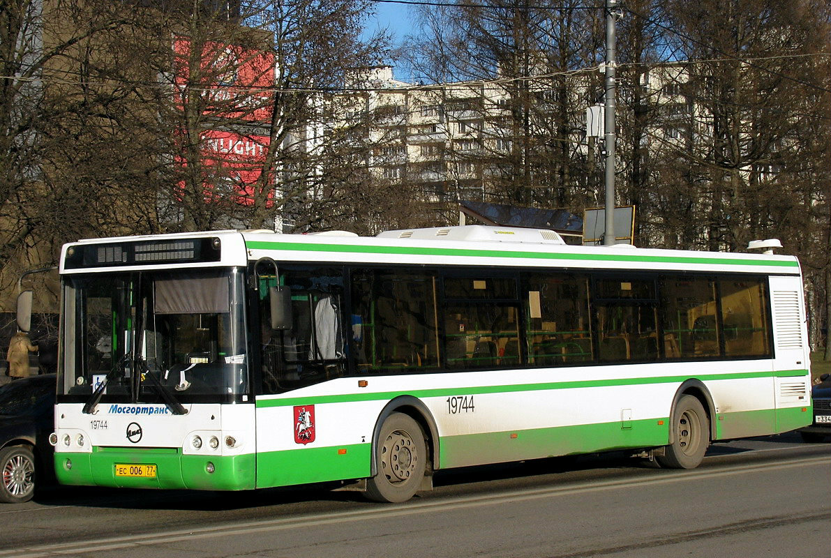 Moskau, LiAZ-5292.22 (2-2-2) Nr. 19744