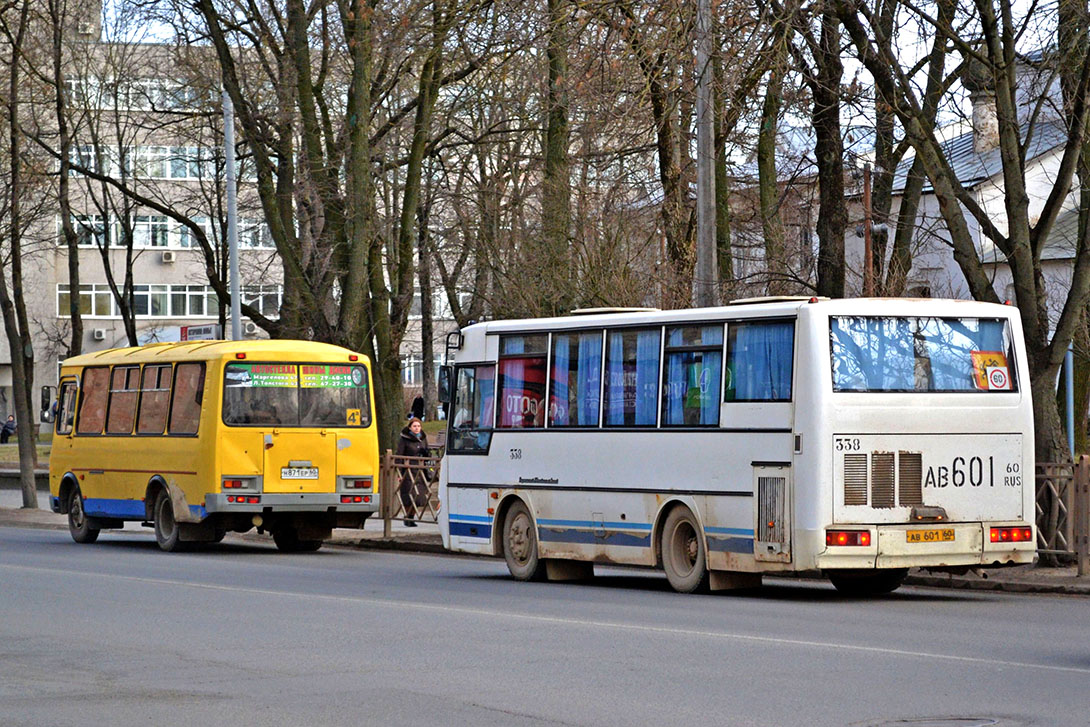 Псковская область, ПАЗ-32053 № Н 871 ЕР 60; Псковская область, ПАЗ-4230-01 (2-2) (КАвЗ) № 338