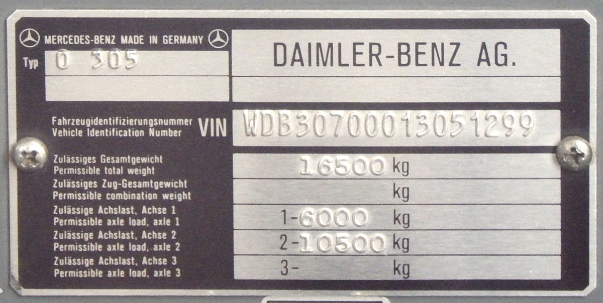 Tverská oblast, Mercedes-Benz O305 č. АМ 326 69; Tverská oblast — Nameplates & VINs