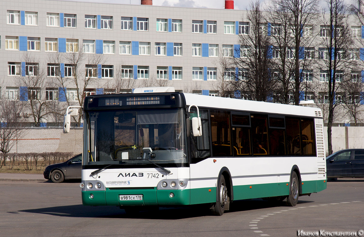 Санкт-Петербург, ЛиАЗ-5292.60 № 7742