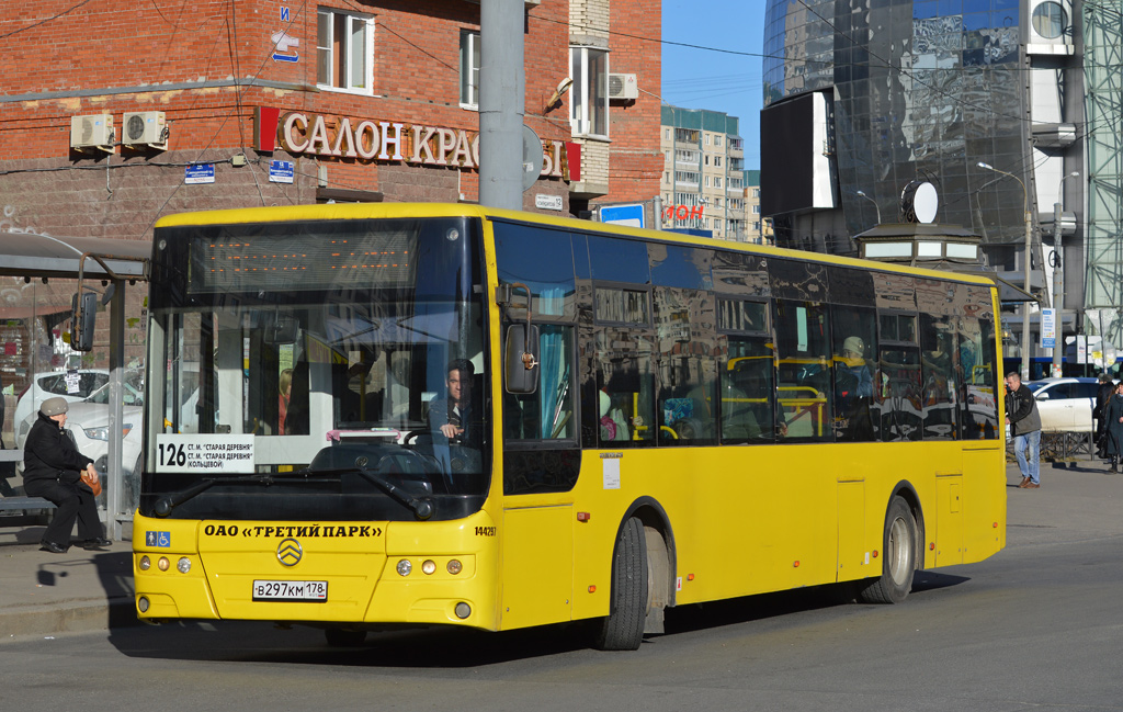 Sankt Petersburg, Golden Dragon XML6125CR Nr. В 297 КМ 178