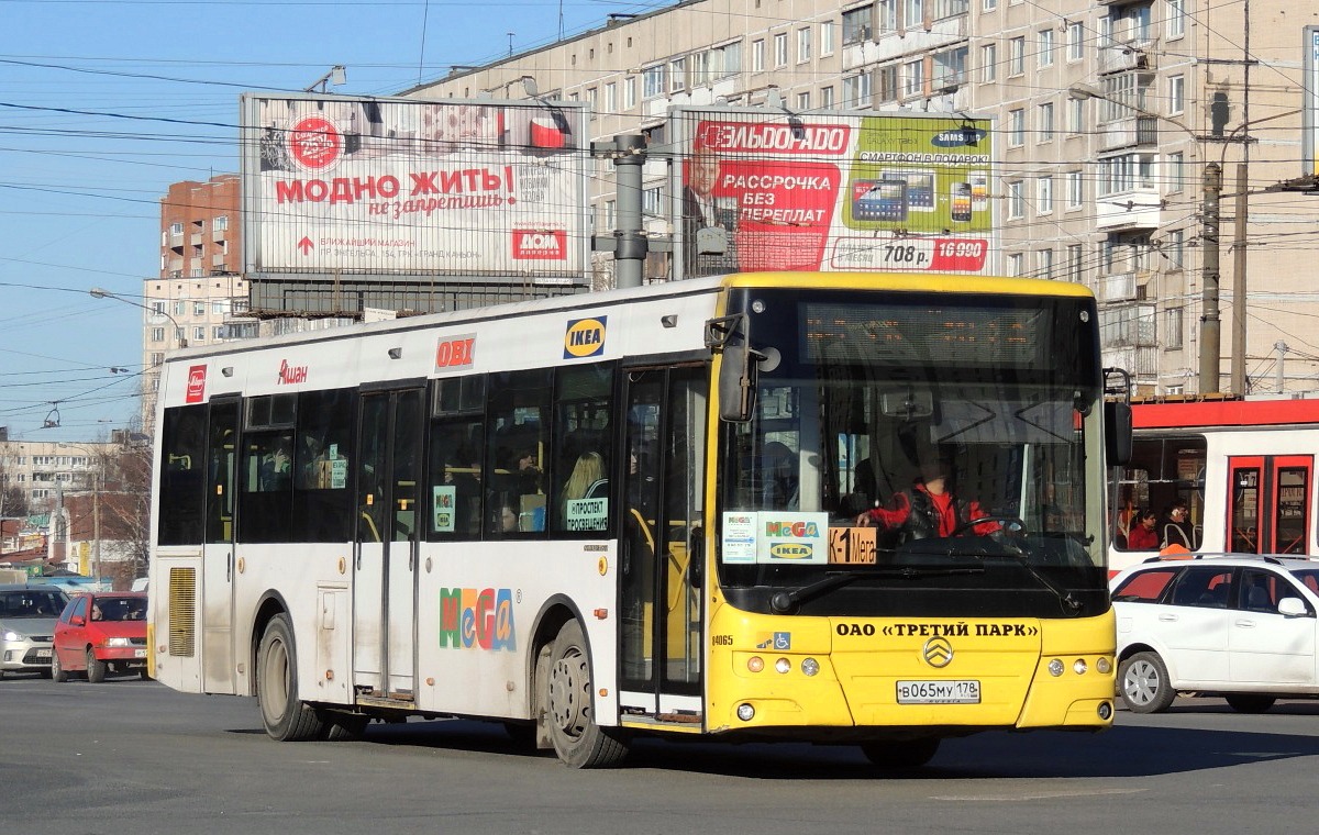 Санкт-Петербург, Golden Dragon XML6125CR № В 065 МУ 178