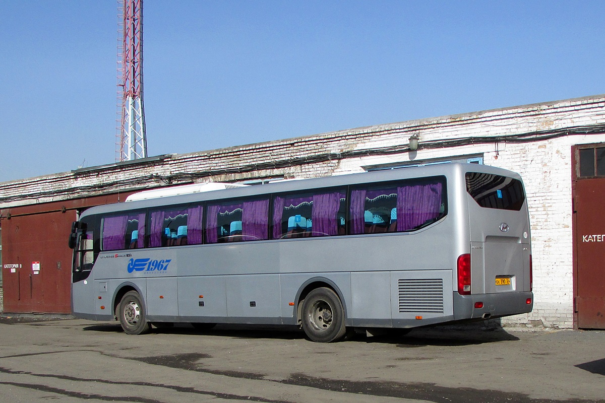 Красноярский край, Hyundai Universe Space Luxury № ЕК 390 24