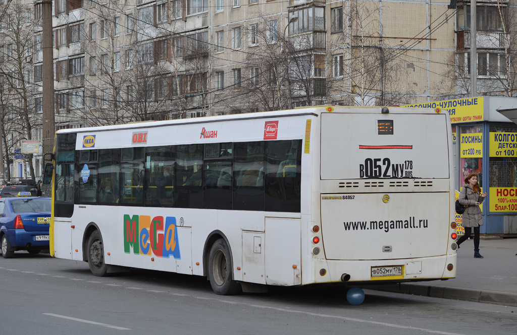 Санкт-Петербург, Golden Dragon XML6125CR № В 052 МУ 178