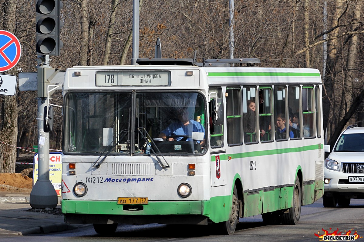 Москва, ЛиАЗ-5256.25 № 08212