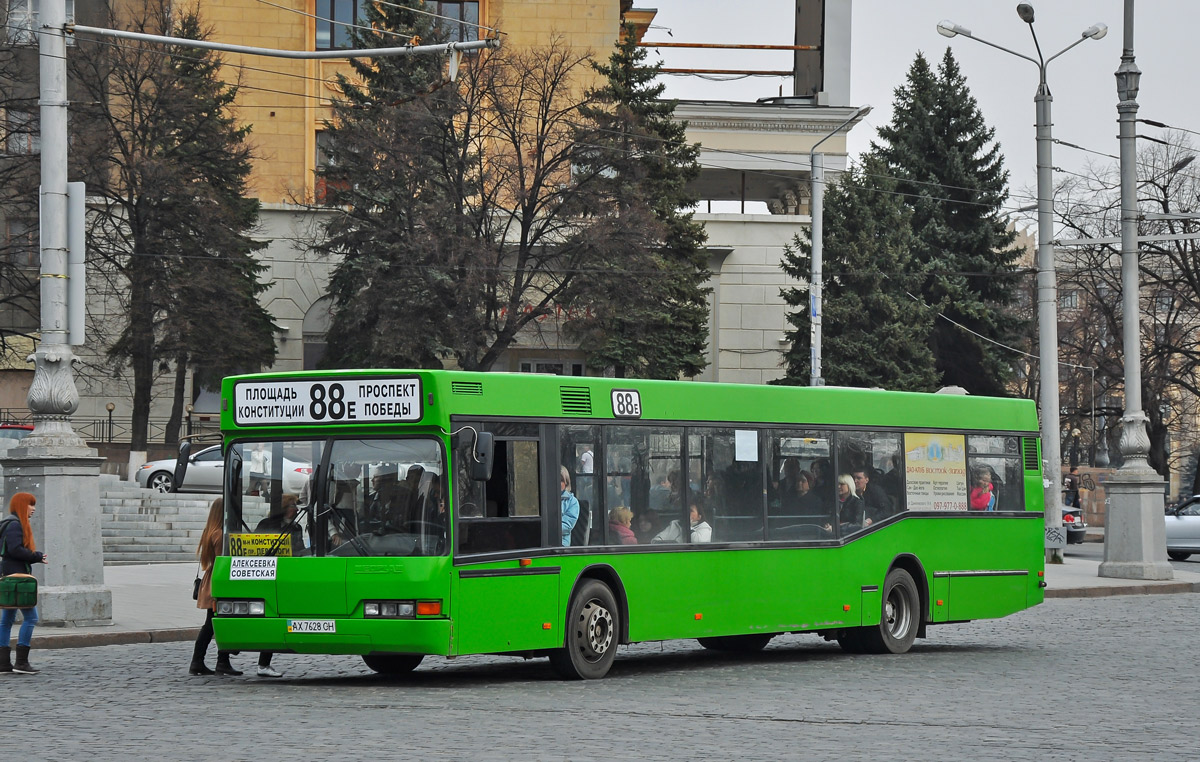 Kharkov region, Neoplan N4016NF # AX 7628 CH