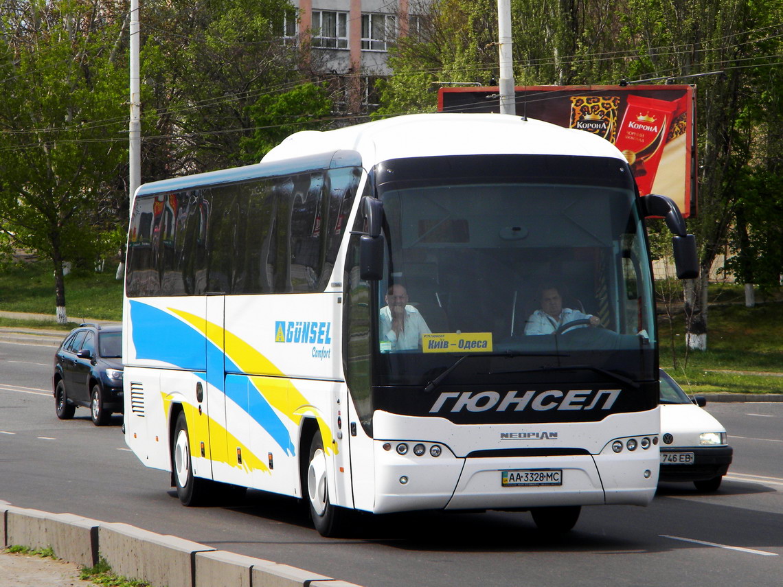 Киев, Neoplan P21 N2216SHD Tourliner SHD № AA 3328 MC