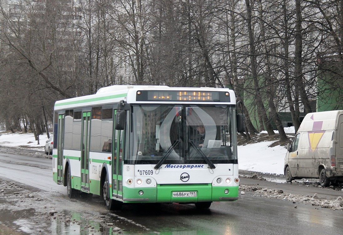 Moskva, LiAZ-5292.22 (2-2-2) č. 07609