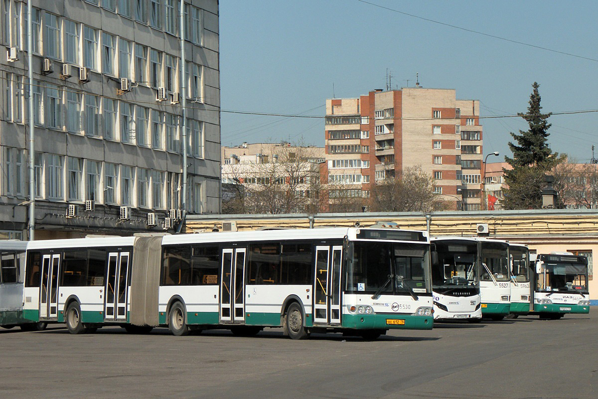 Szentpétervár, LiAZ-6213.20 sz.: 5530; Szentpétervár — Bus parks