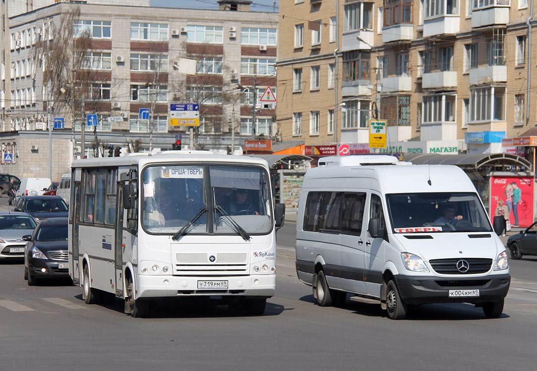 Tverská oblast, PAZ-320412-05 č. У 719 РМ 69; Tverská oblast, Luidor-223602 (MB Sprinter) č. К 004 КМ 69