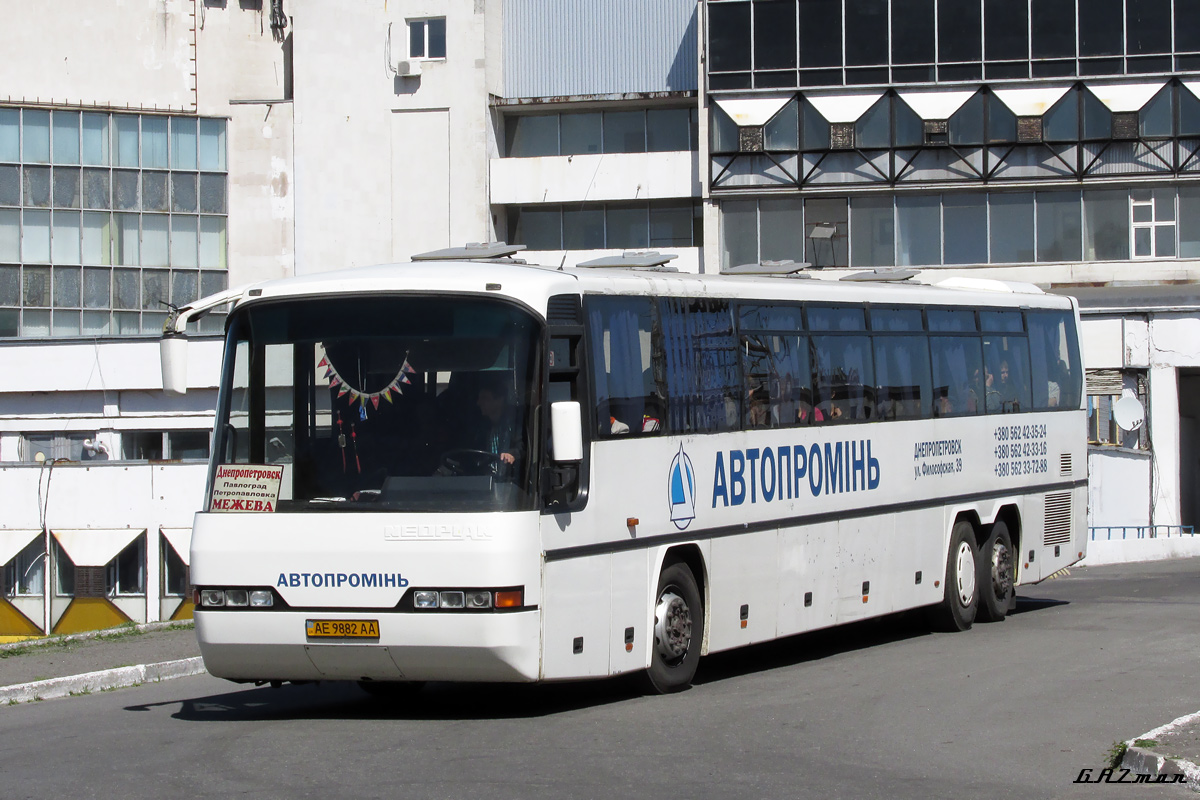 Днепропетровская область, Neoplan N318/3Ü Transliner № AE 9882 AA