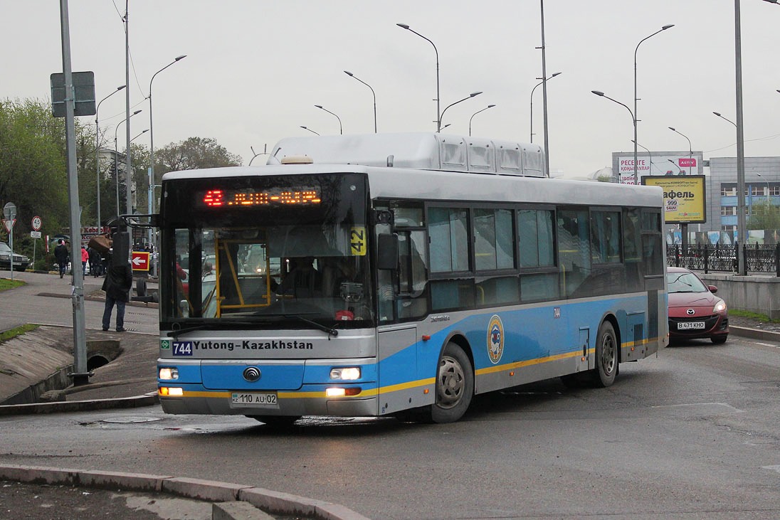 Алматы, Yutong ZK6118HGA № 744