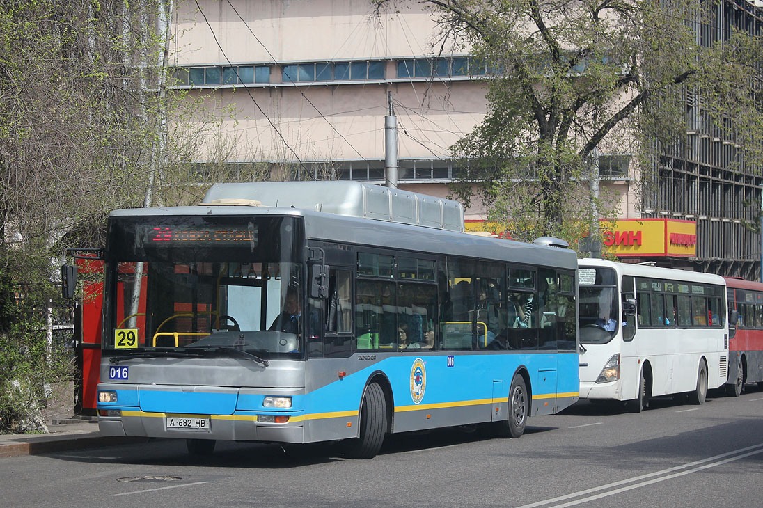 Алматы, Yutong ZK6120HGM № 016