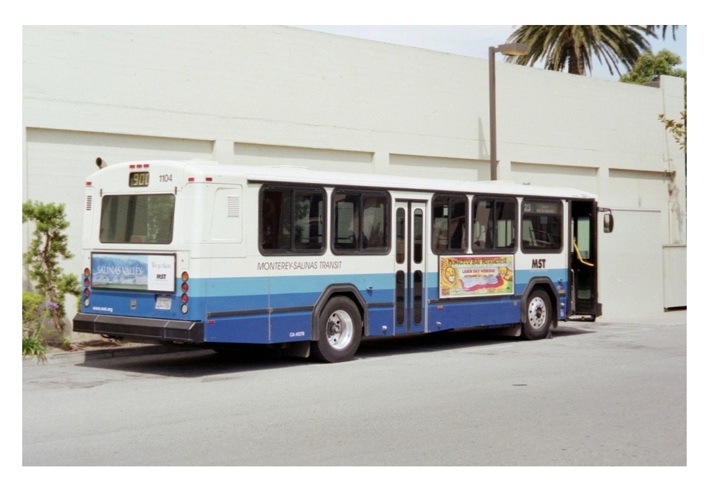 США, Gillig Phantom 35' № 1104