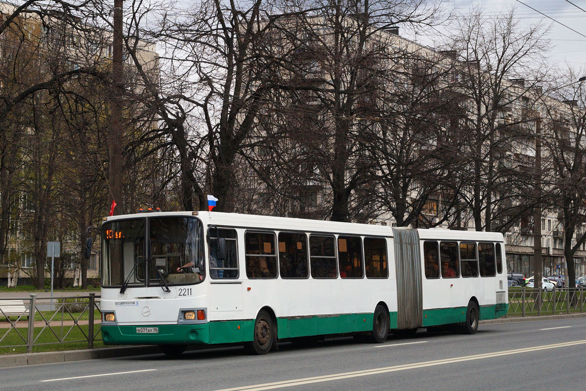 Санкт-Пецярбург, ЛиАЗ-6212.00 № 2211