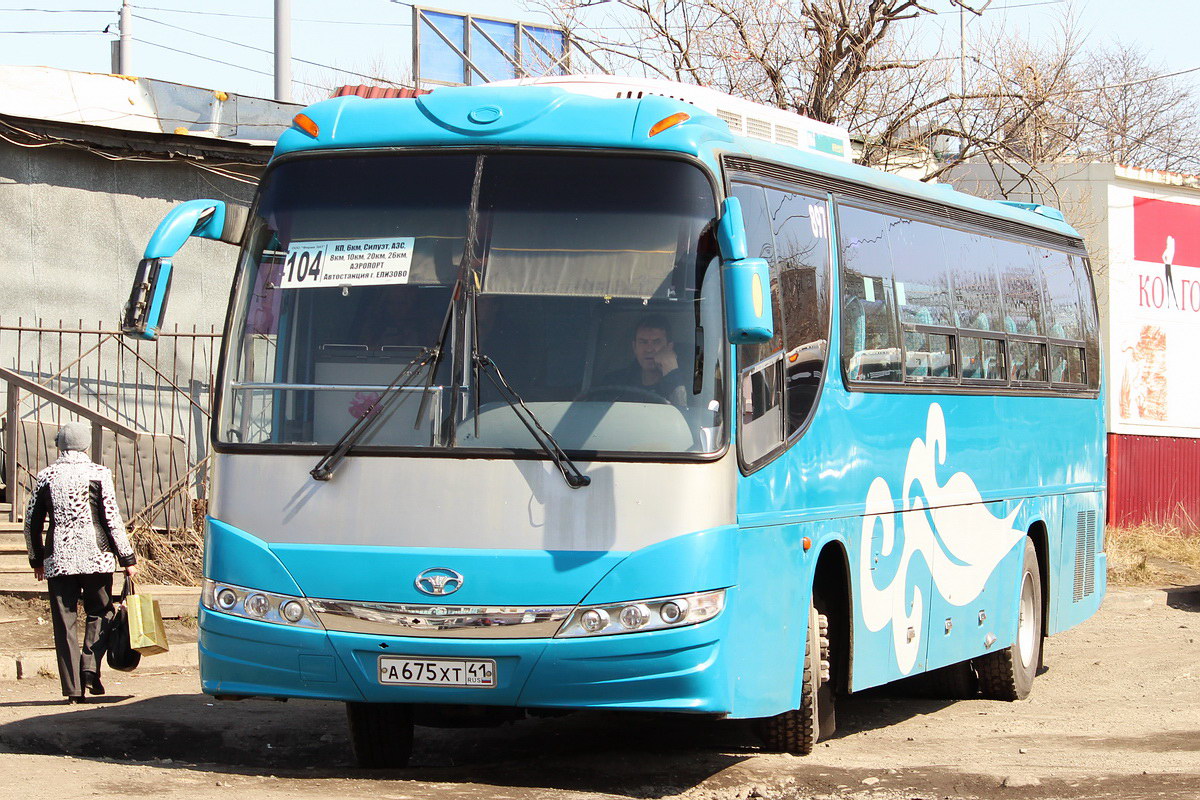 3 автобус петропавловск камчатский. Daewoo BH 117. Сиденья Daewoo BH 117. Петропавловск автобус Петропавловск Камчатский автобус. Общественный транспорт Петропавловск-Камчатский.