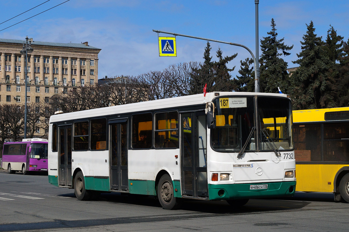 Санкт-Петербург, ЛиАЗ-5256.25 № 7732