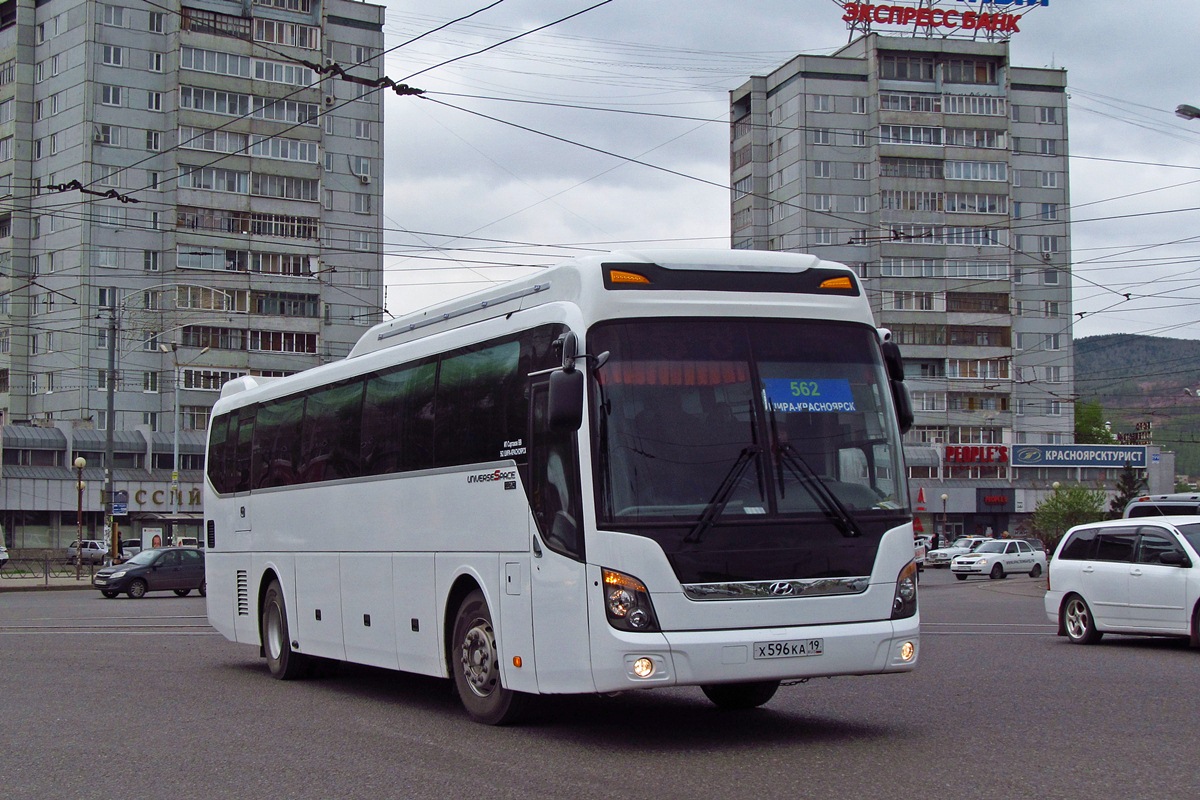 Хакасия, Hyundai Universe Xpress Noble № Х 596 КА 19