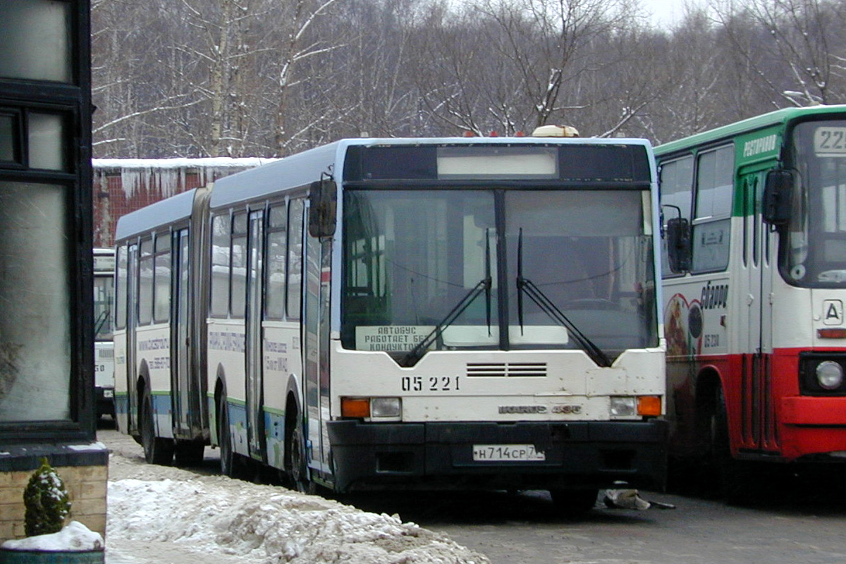 Москва, Ikarus 435.17 № 05221