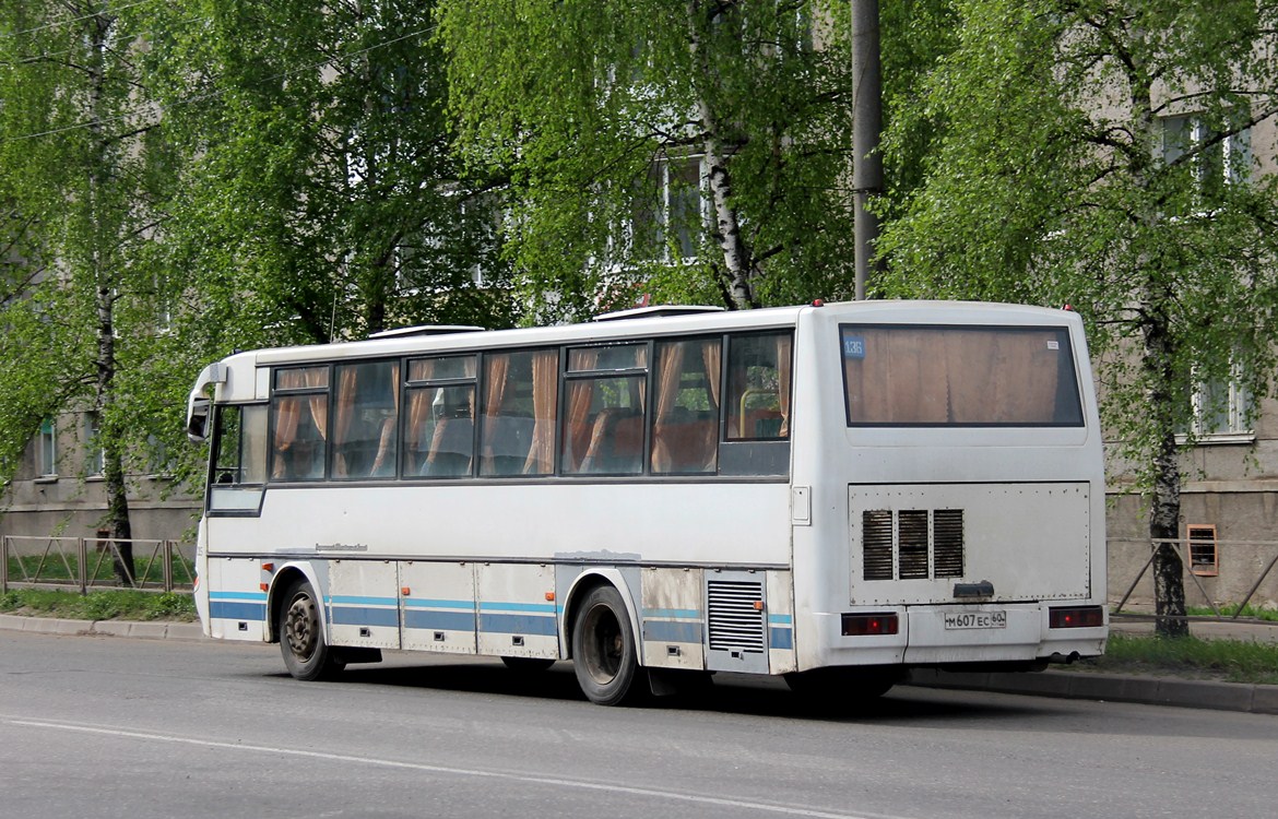 Псковская область, КАвЗ-4238-00 № 215