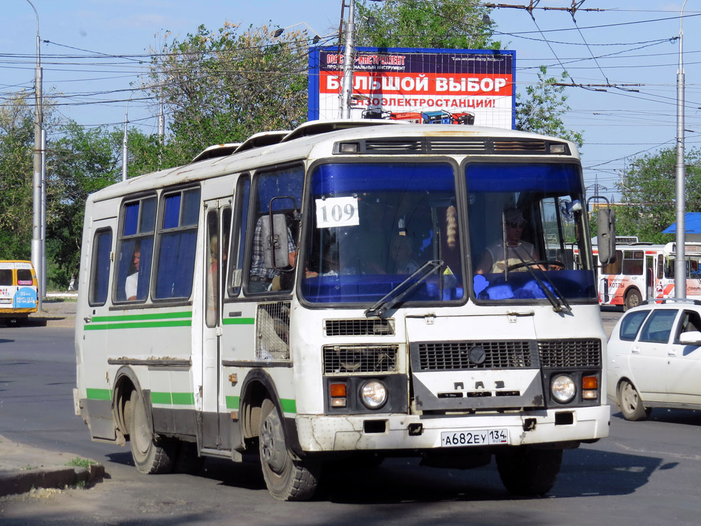 Волгоградская область, ПАЗ-3205-110 № А 682 ЕУ 134