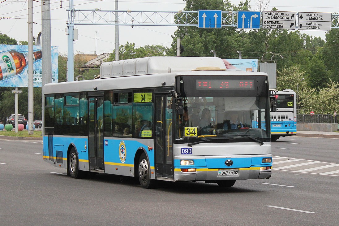 Алматы, Yutong ZK6120HGM № 090