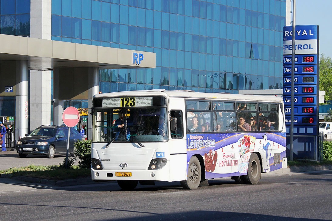 Almaty, Daewoo BS090 (SemAZ) # 907