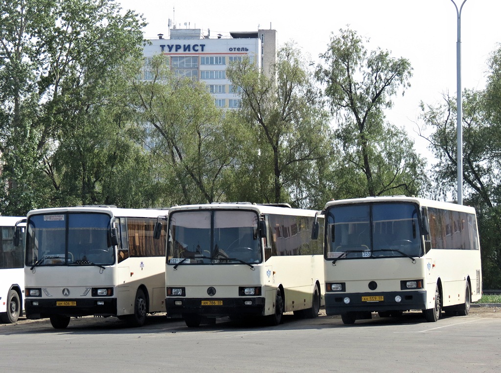 Omsk region, LAZ-4207JT "Liner-10" № 144; Omsk region, LAZ-4207JT "Liner-10" № 151; Omsk region, LAZ-4207JT "Liner-10" № 141; Omsk region — Bus stops