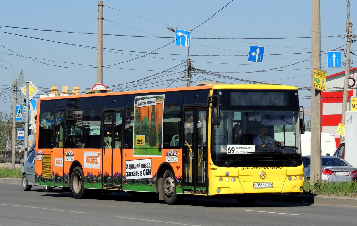 Санкт-Петербург, Golden Dragon XML6125CR № В 069 МУ 178