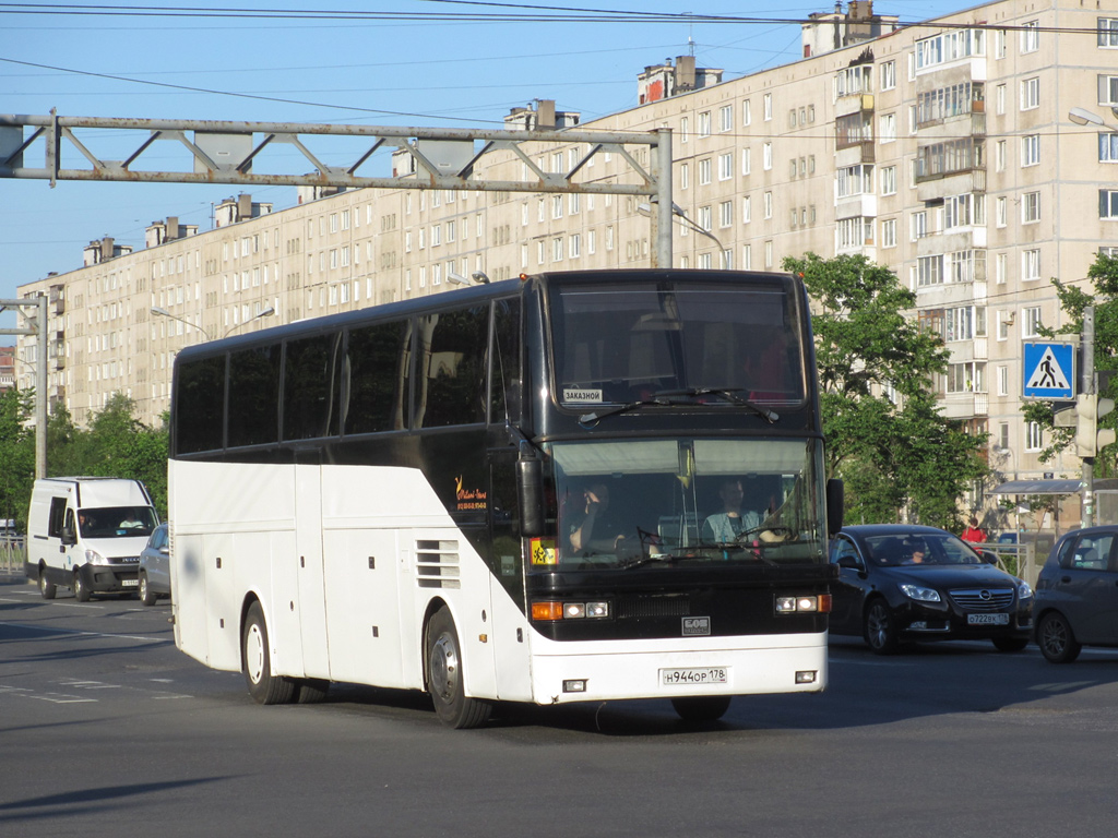 Санкт-Петербург, EOS 100 № Н 944 ОР 178