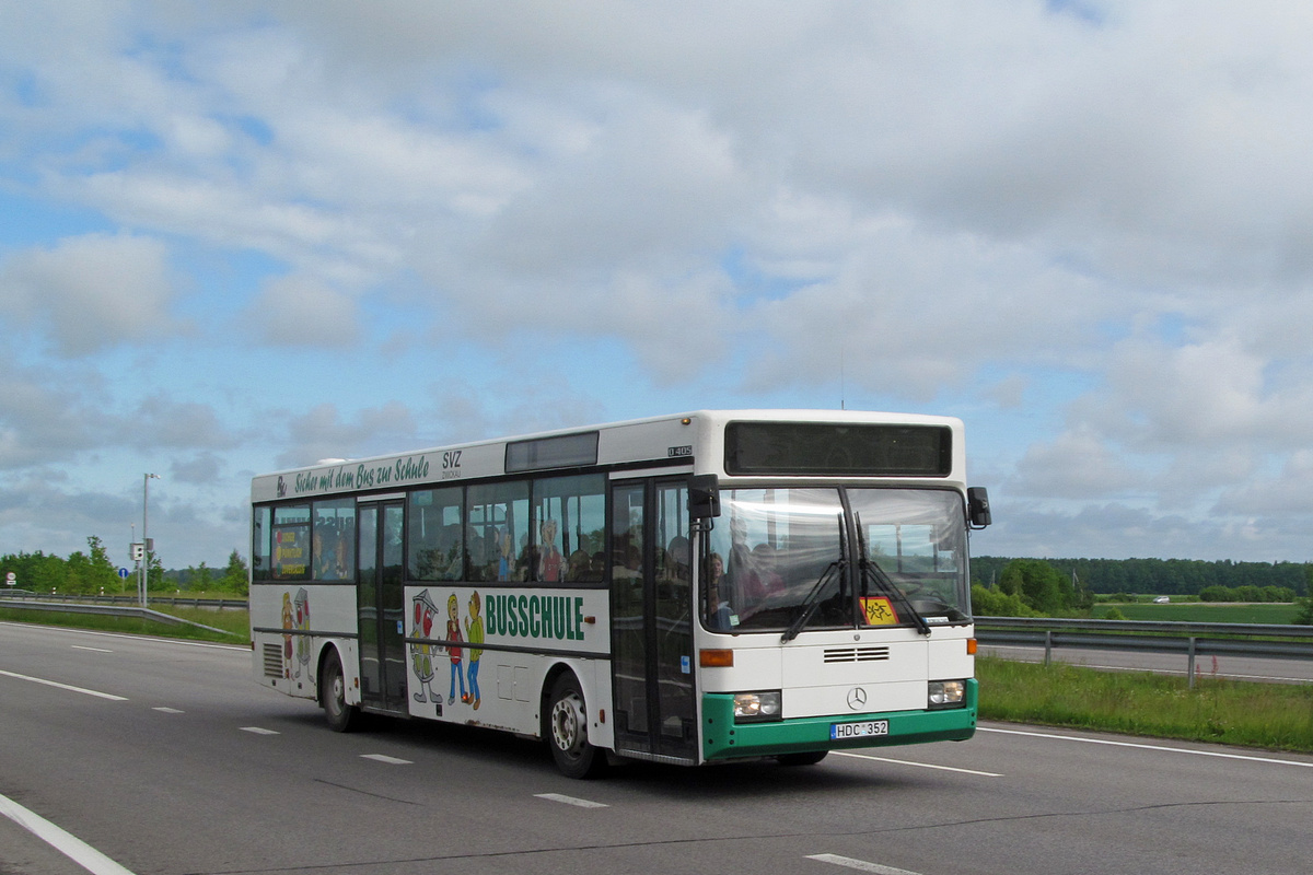 Литва, Mercedes-Benz O405 № HDC 352