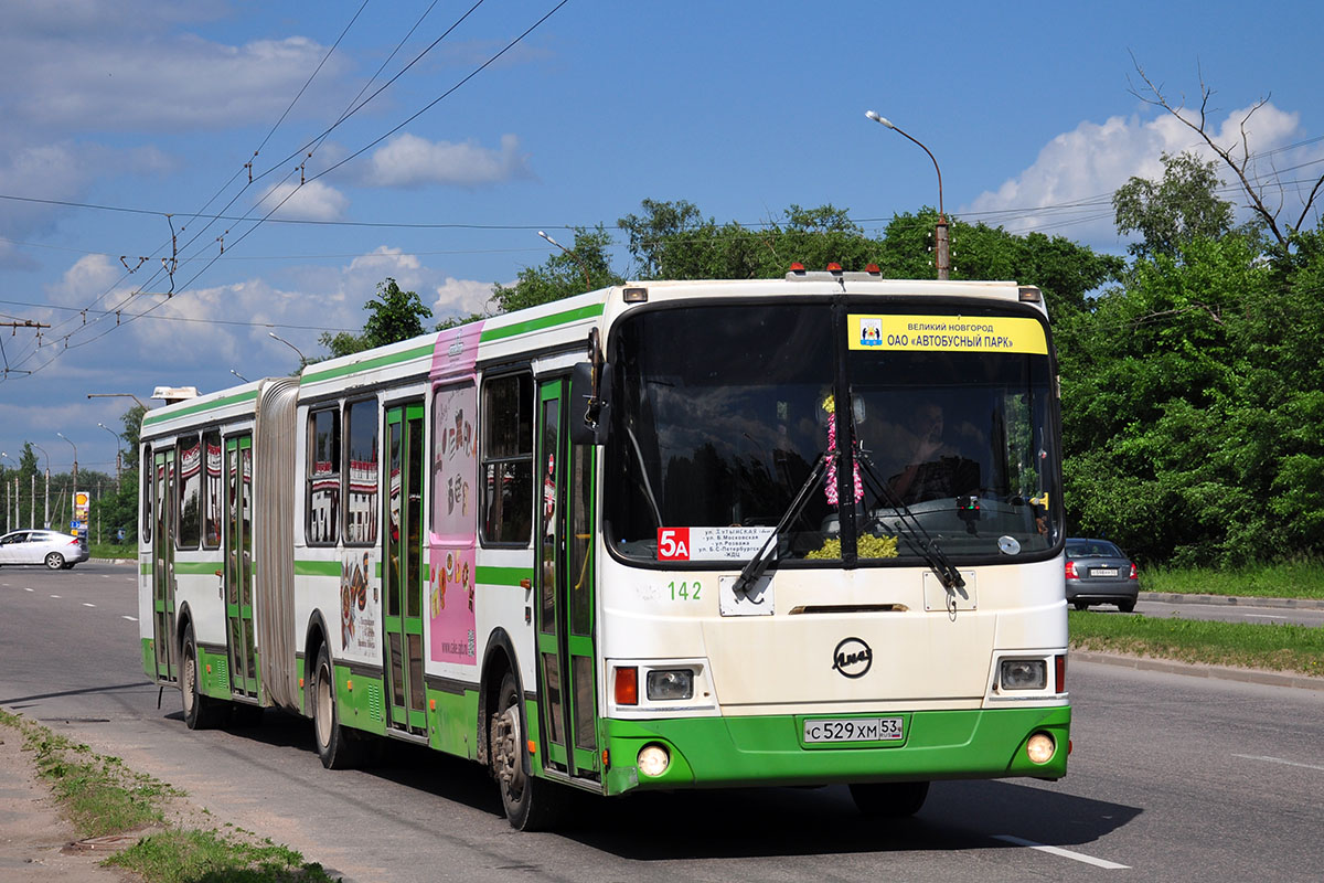 Novgorod region, LiAZ-6212.00 # 142