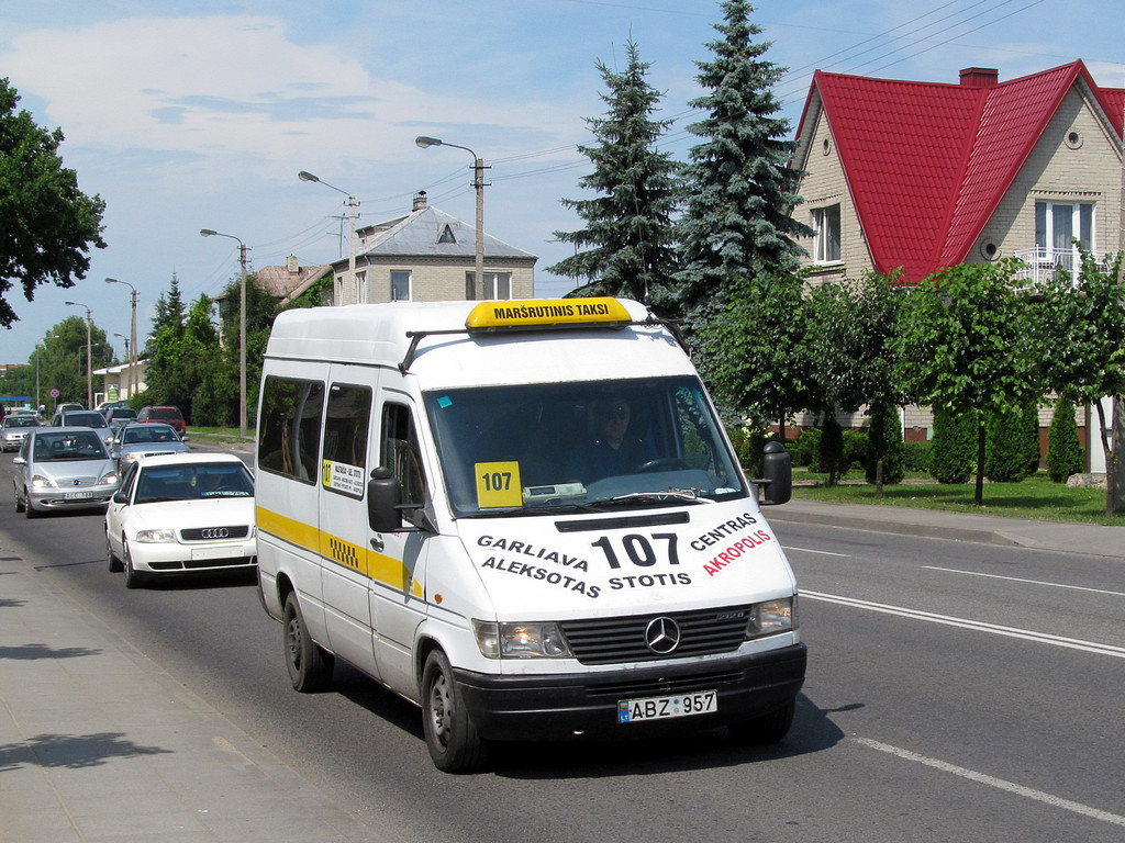 Литва, Mercedes-Benz Sprinter W901/W902 212D № ABZ 957