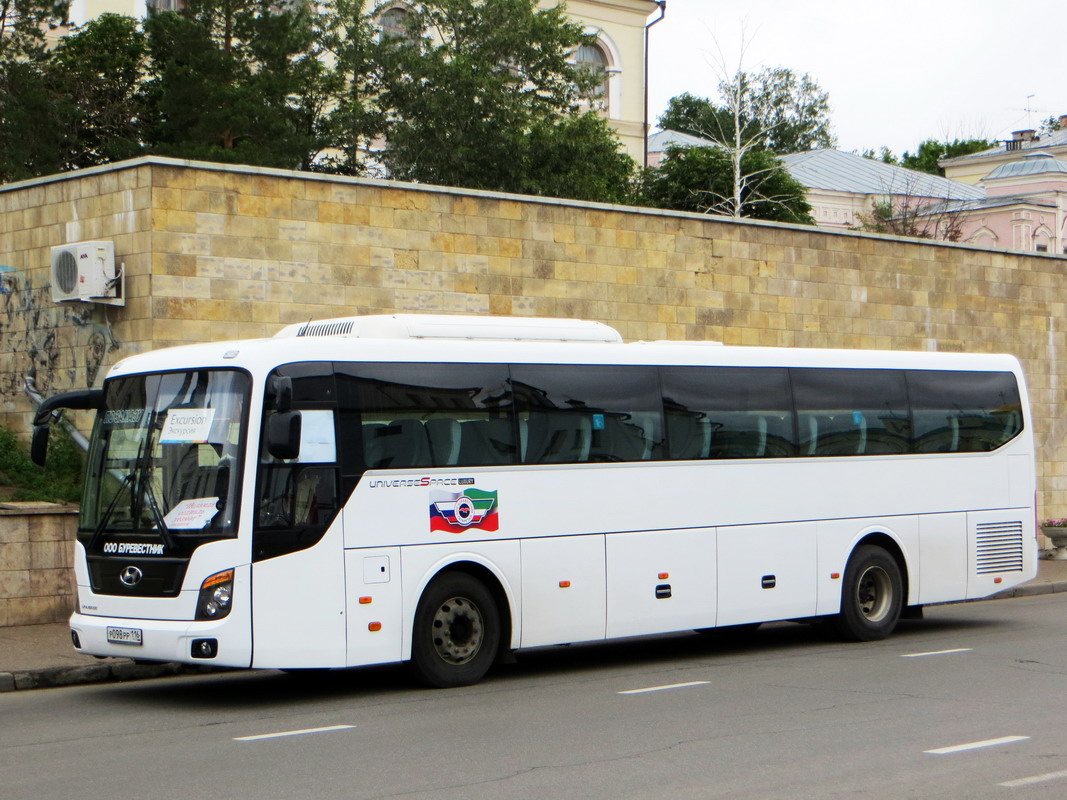 Татарстан, Hyundai Universe Space Luxury № Р 098 РР 116