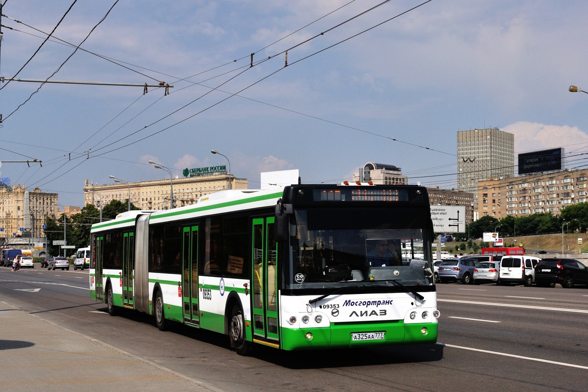 Moskva, LiAZ-6213.22 č. 09353