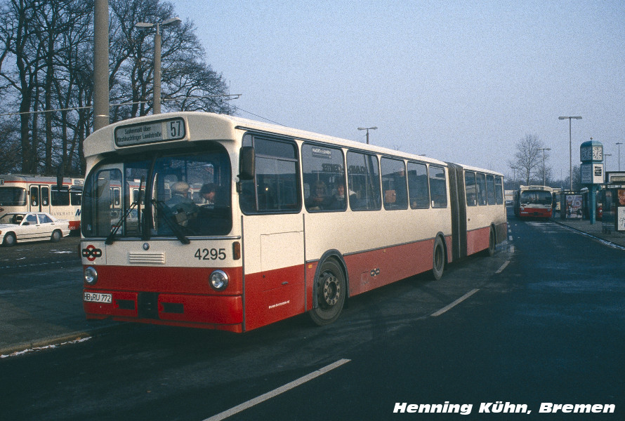 Бремен, Mercedes-Benz O305G № 4295