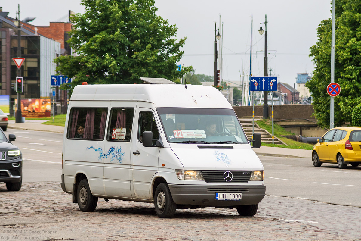 Латвия, Mercedes-Benz Sprinter W901/W902 210D № HH-1300