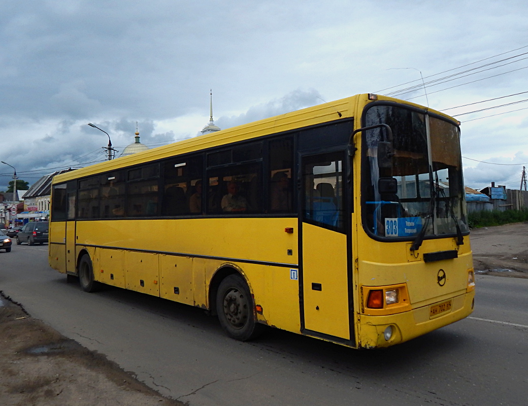 Тверская область, ЛиАЗ-5256.33-01 (ГолАЗ) № АН 702 69