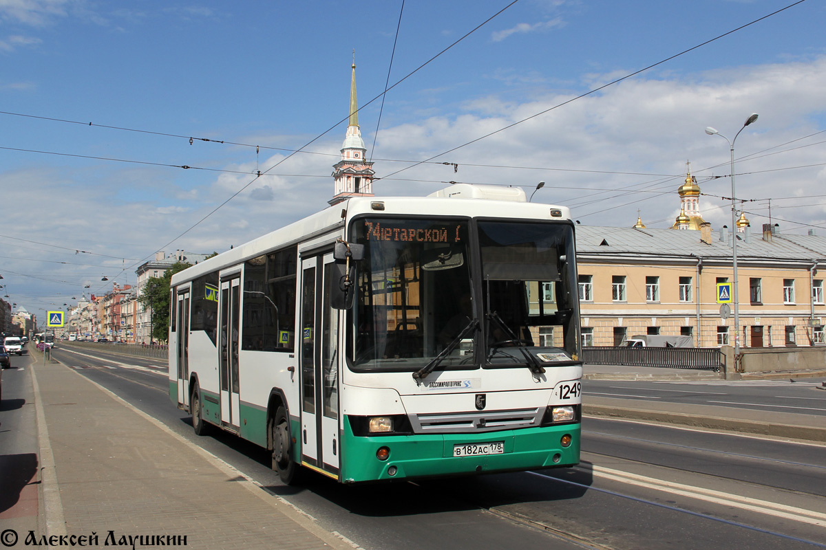 Sankt Petersburg, NefAZ-5299-30-32 Nr. 1249