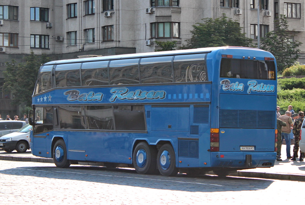 Киев, Neoplan N122/3 Skyliner № AA 7858 MT